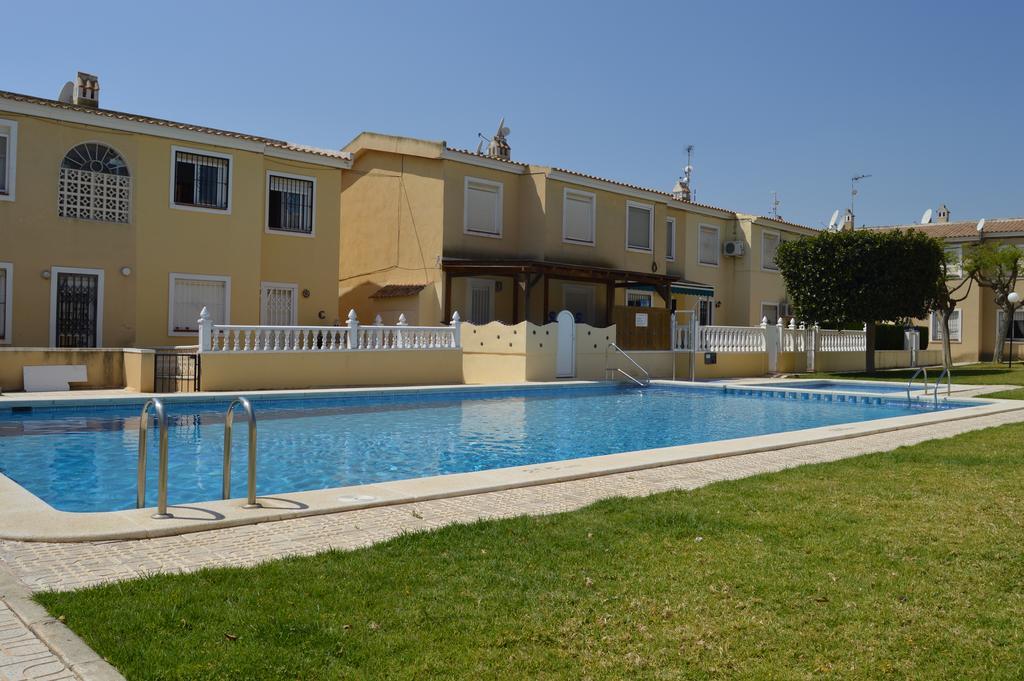 Apartment In Villamartin Exterior photo